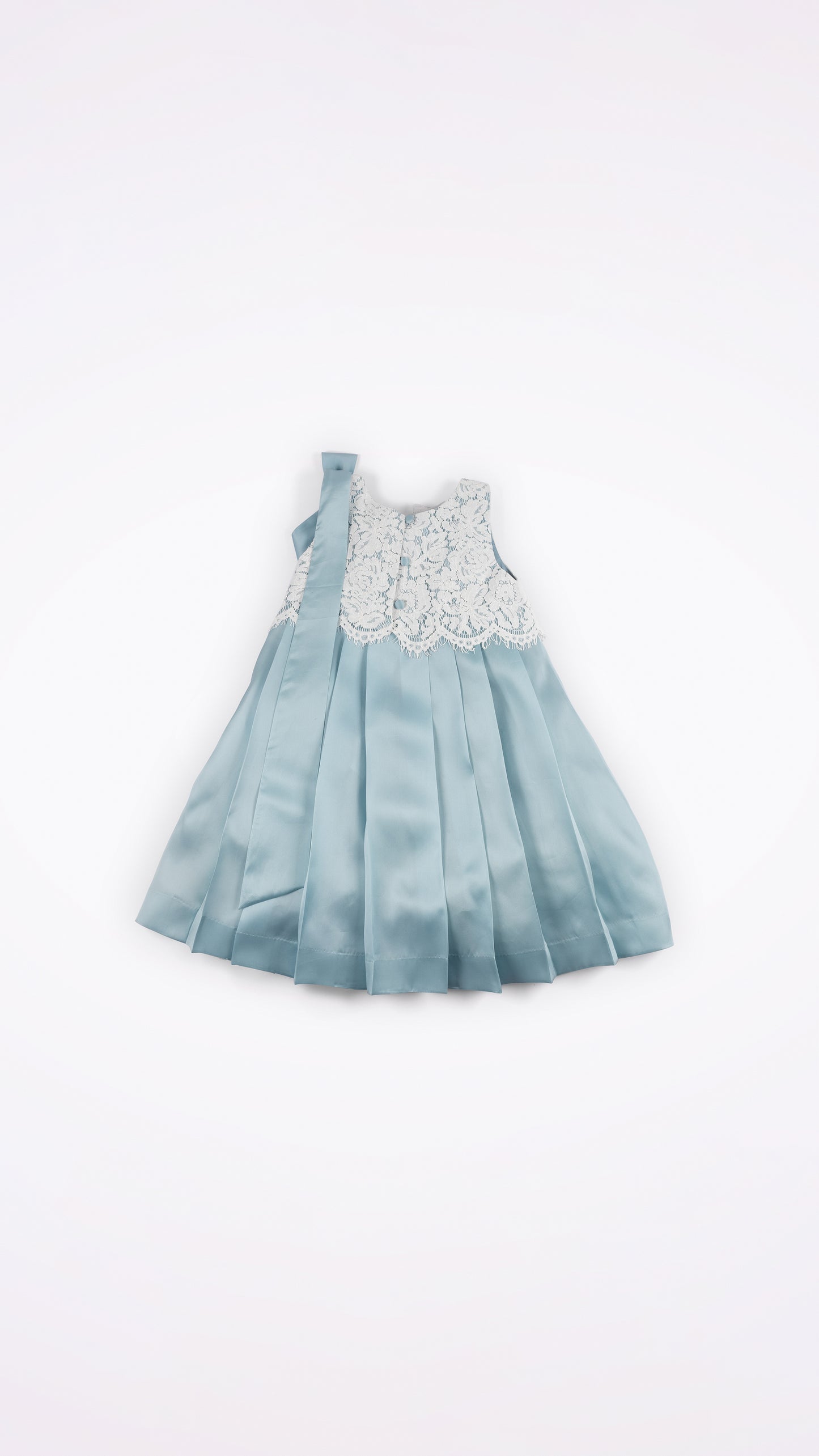 BOW AND LACE DETAIL PLEATED DRESS