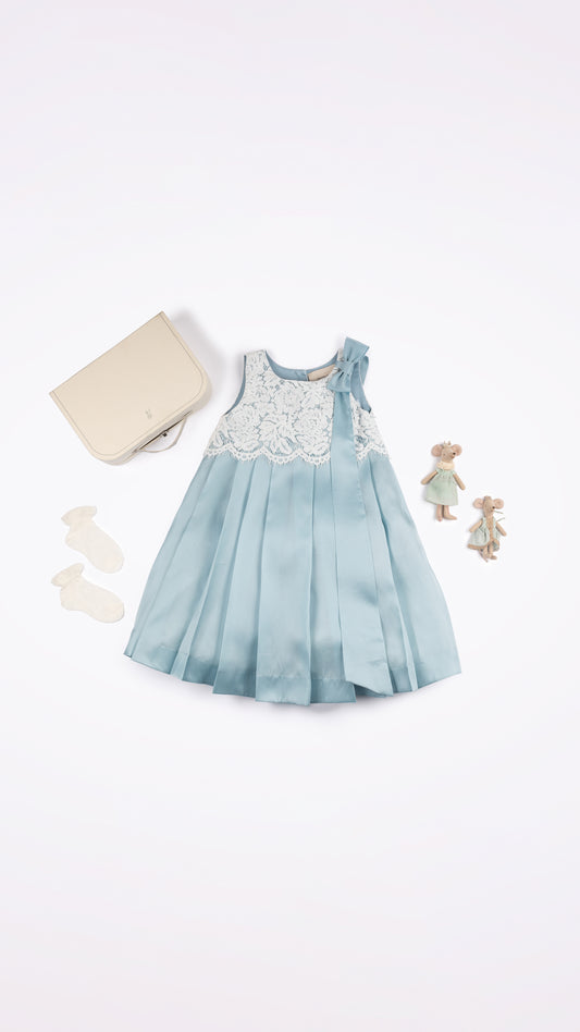BOW AND LACE DETAIL PLEATED DRESS